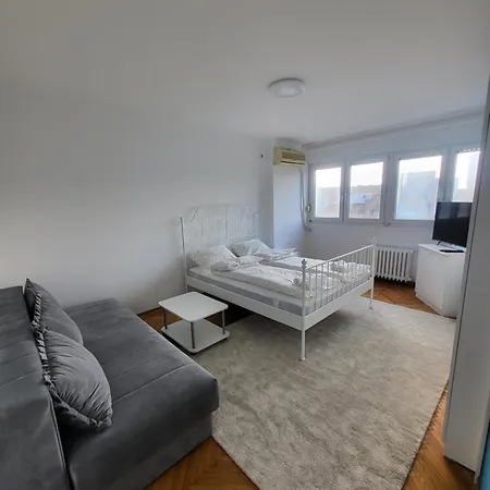 Apartment King's Milan Gate